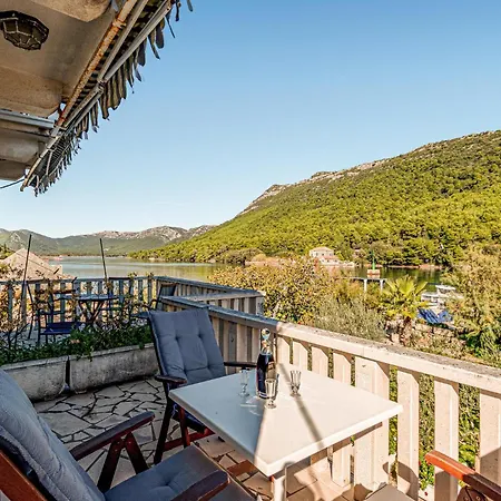 Appartement With Sea View V *