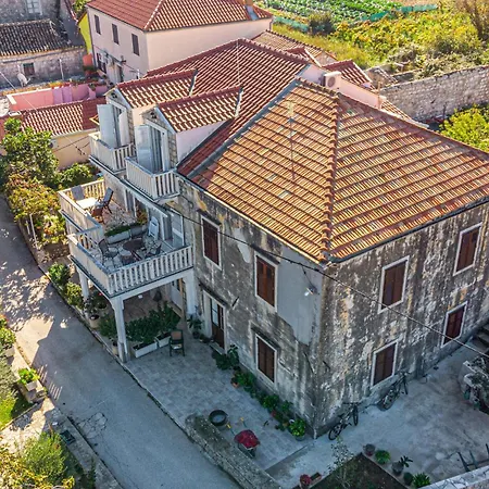 With Sea View V Ston