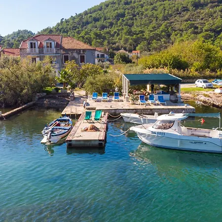 With Sea View V * ستون